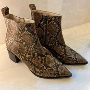 Saks Fifth‎ Avenue Ankle Bootie Size 5M Emerson Snake print Leather Block Heel